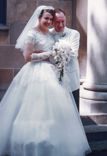 A nice color picture of Mom and Dad at their wedding